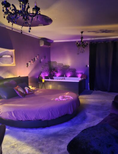 Purple Lovt Love Room Perpignan